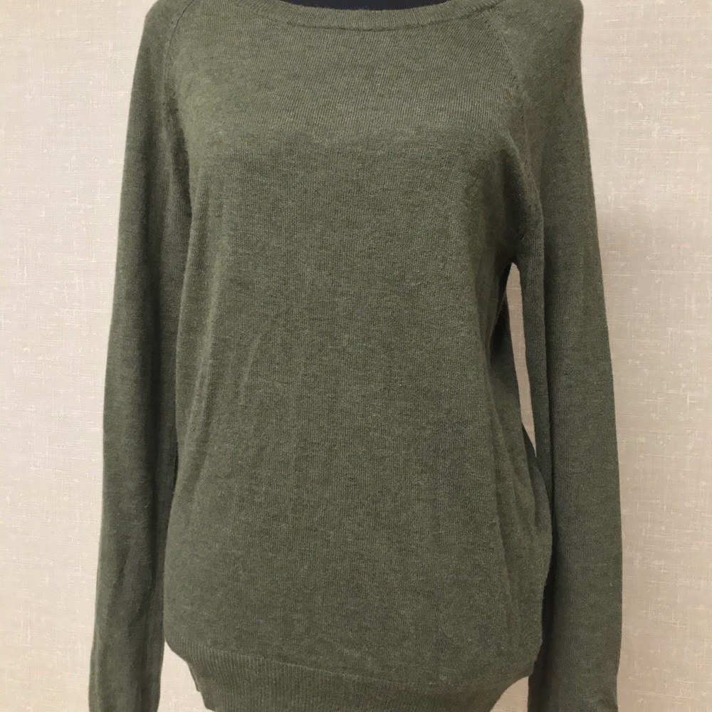 MOSSIMO SWEATER